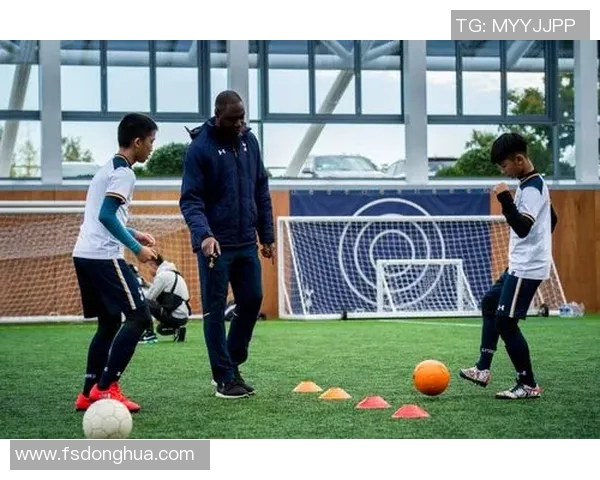 哪个足球明星对中国文化情有独钟并积极参与中外交流活动